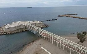 Suite Beachfront Near The Station And Port, 5 Beds